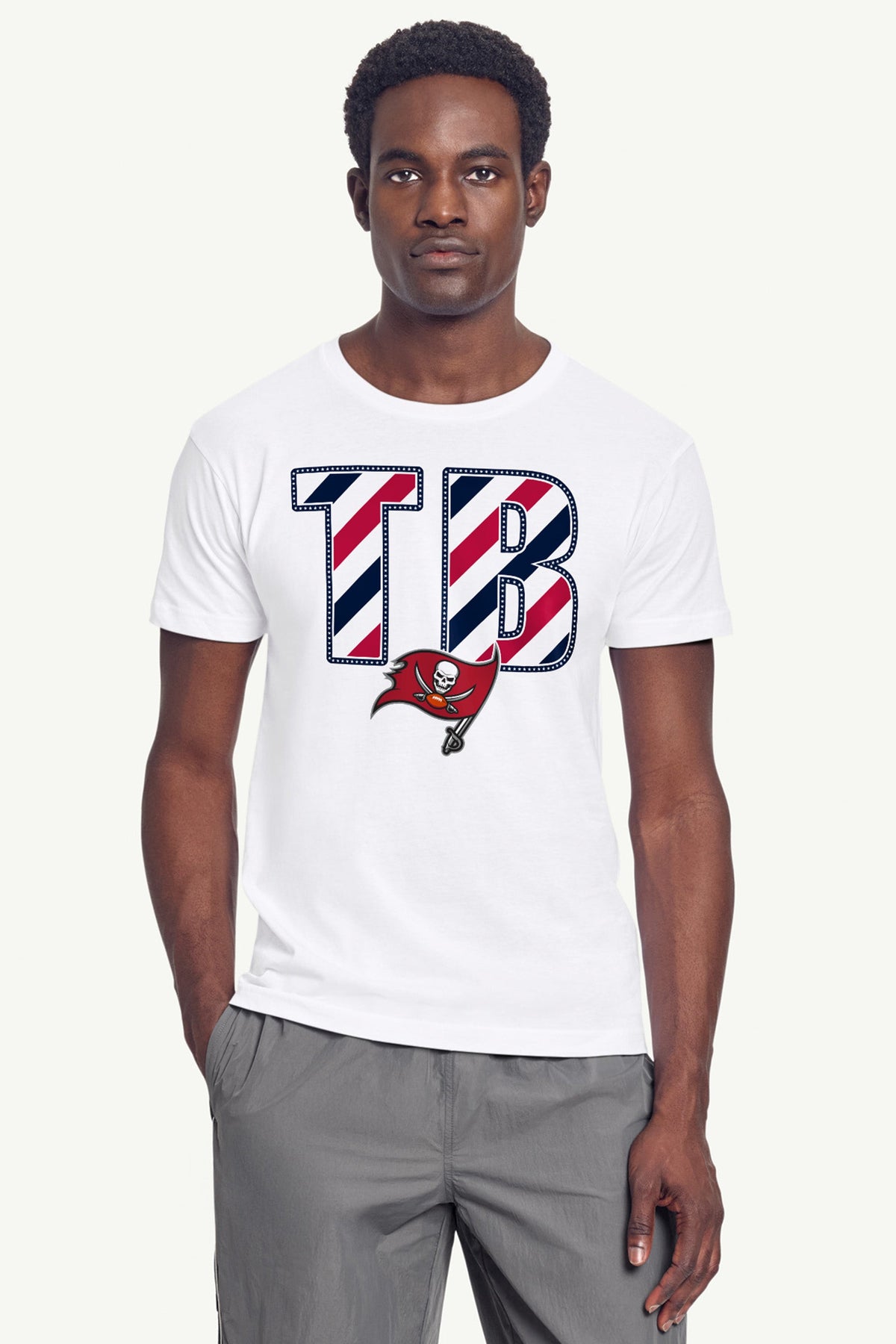 Starter Classic / MENS TAMPA BAY BUCCANEERS STARS AND STRIPES T SHIRT