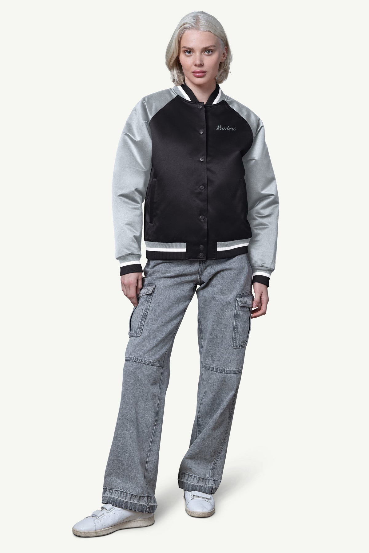 Starter Trending / WOMENS LAS VEGAS RAIDERS FINAL SCORE SATIN VARSITY JACKET