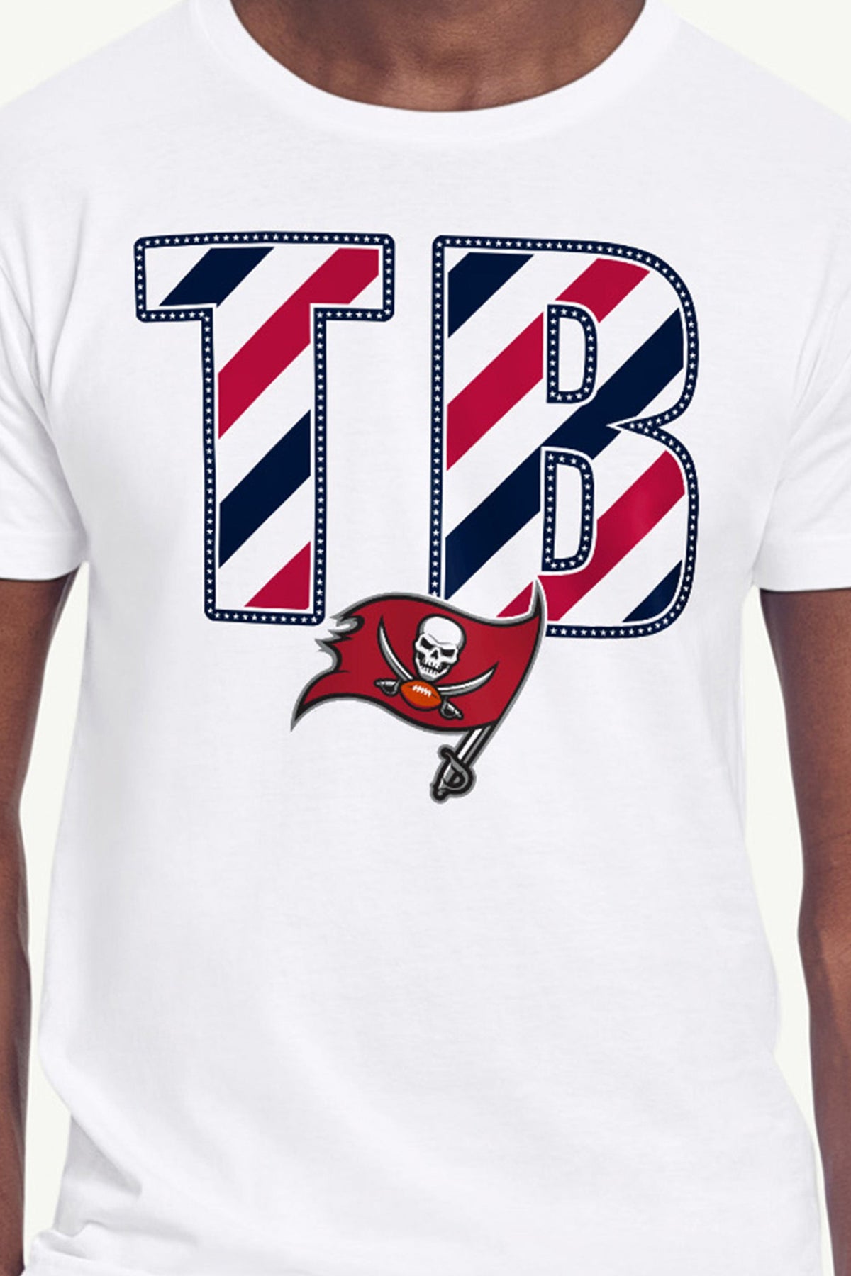 Starter Classic / MENS TAMPA BAY BUCCANEERS STARS AND STRIPES T SHIRT